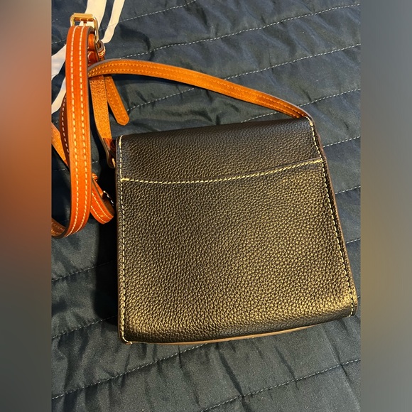 Dooney & Bourke crossbody - Picture 4 of 9